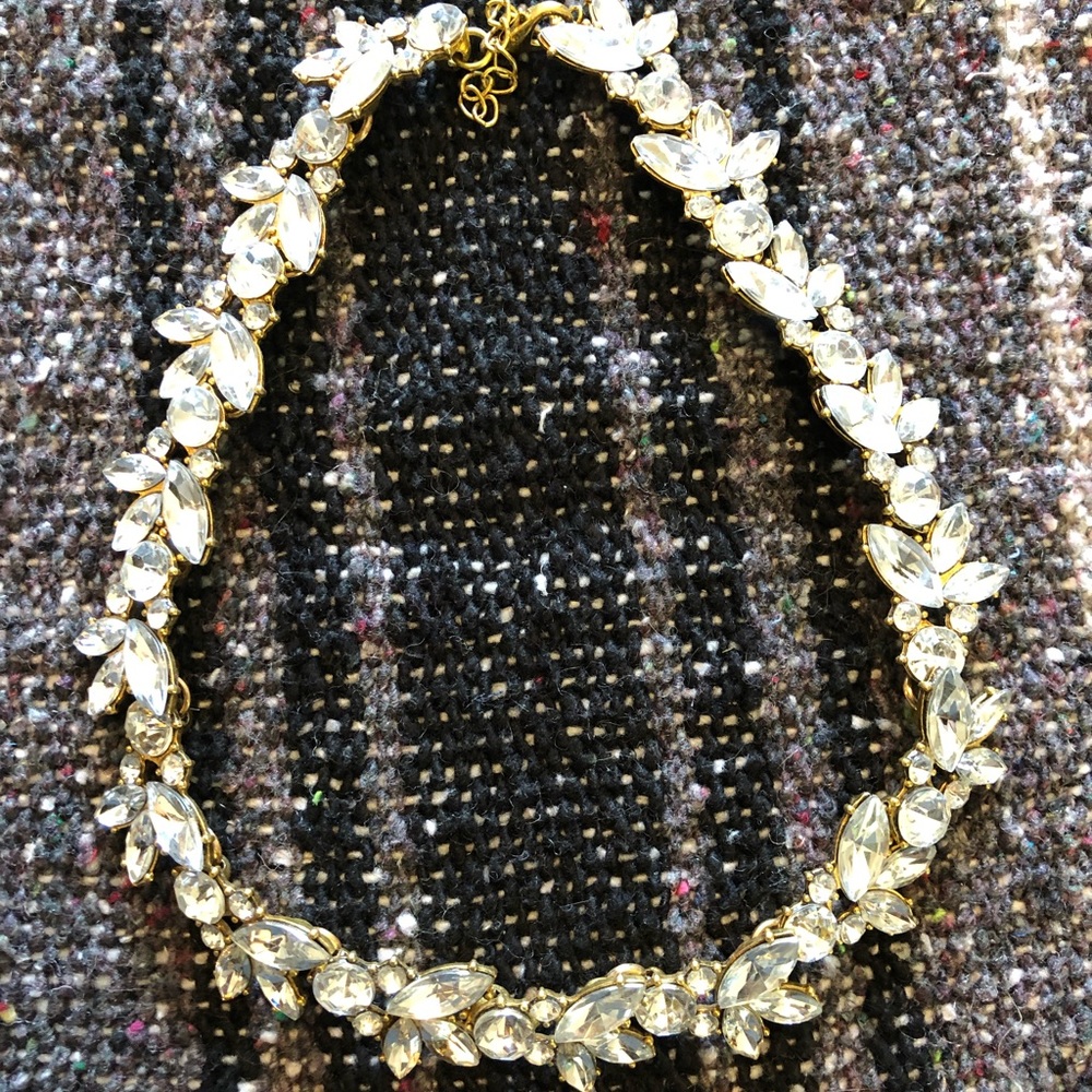 NWOT, silver jeweled gold necklace